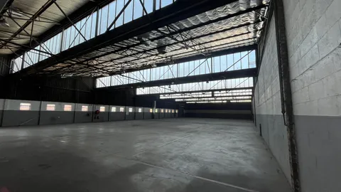 48 Steel Road, Spartan has a 3600m² Warehouse Available For sale and to let in Spartan (24)
